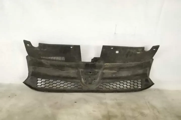 Grila Centrala Radiator Originala In Stare Buna  Dacia  Logan  2 [2013 - Foto 4
