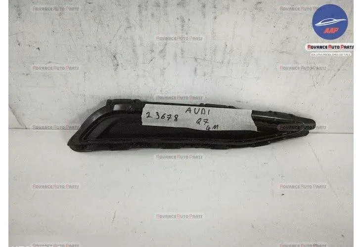 Ornament Spoiler Grila Dreapta original Audi  Q7  4M [2015 - 2020]