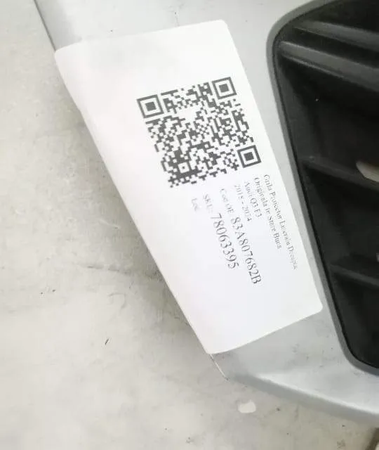 Grila Proiector Laterala Dreapta Originala In Stare Buna  Audi  Q3  F3 - Foto 4