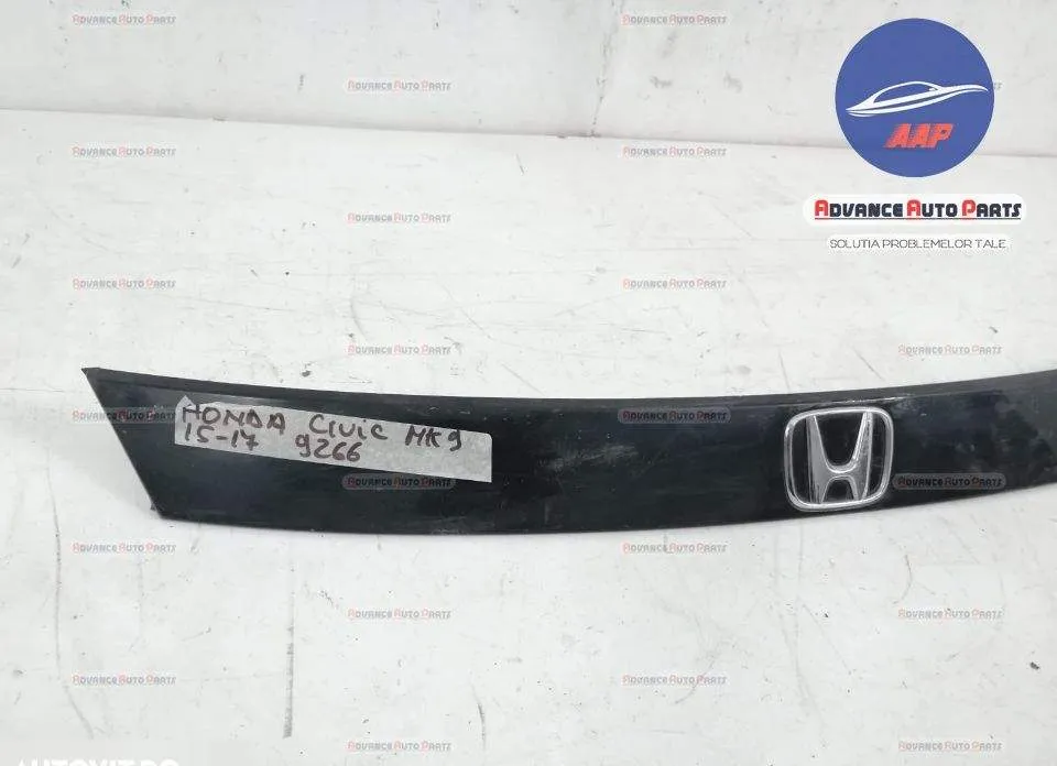 Ornament cu sigla haion original in stare buna Honda  Civic  10 [2015