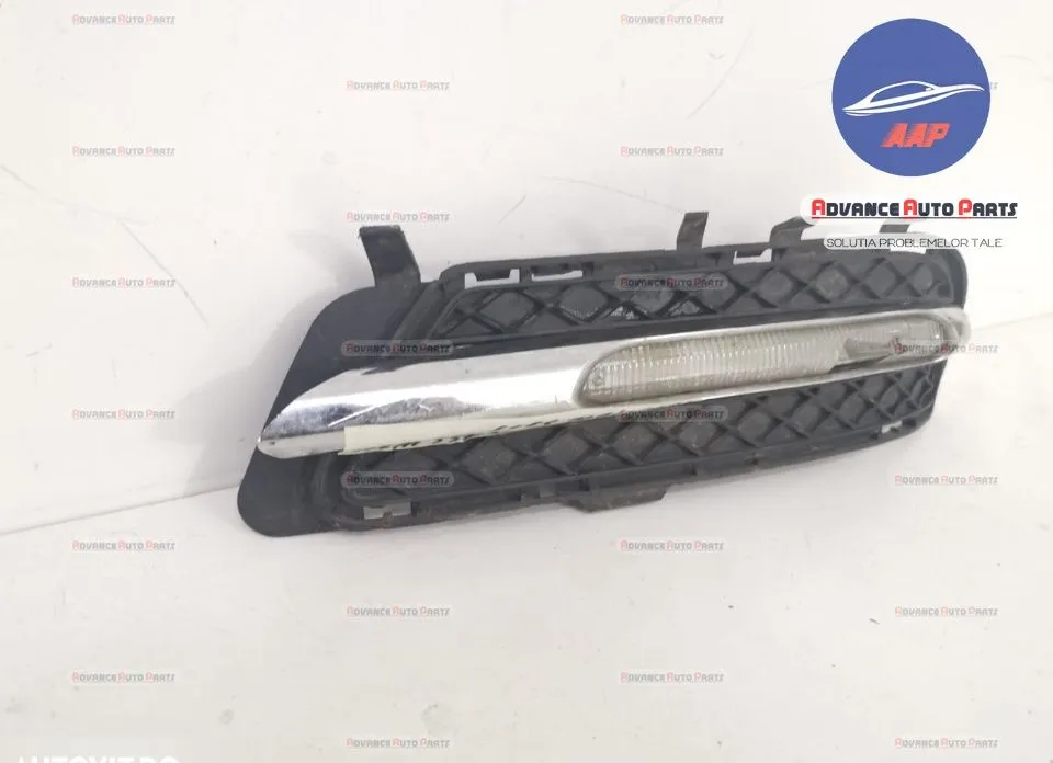 Grila proiector stanga cod A2128851523 originala Mercedes-Benz  E-Clas - Foto 2
