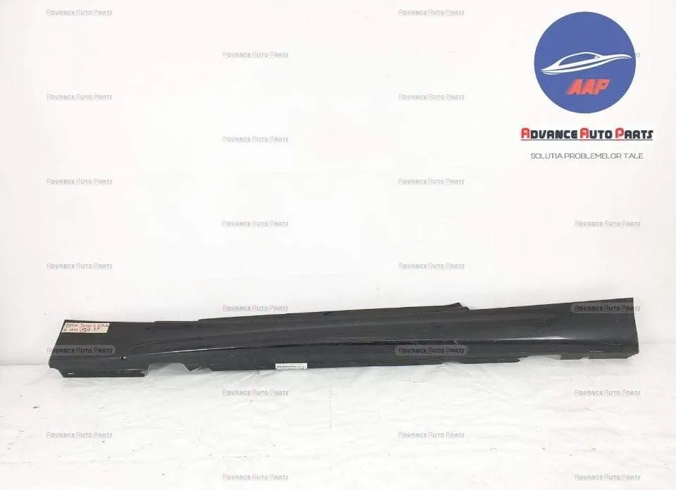 Ornament prag stanga M original in stare buna BMW  Seria 1  E81-E88 [2
