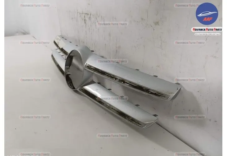 Ornament Grila Centrala Radiator originala Mercedes-Benz  GLA-Class  X - Foto 3