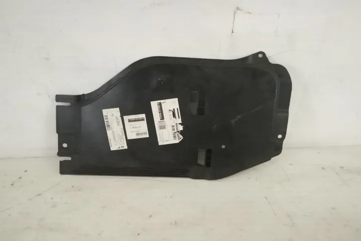 Scut Bara Fata Deflector Pietre Original In Stare Buna Mercedes-Benz - Foto 4