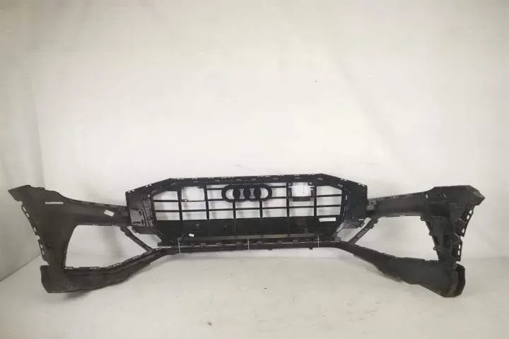 Bara Fata Originala Cu Grila Centrala Radiator In Stare Buna SQ 8 SQ8 - Foto 4