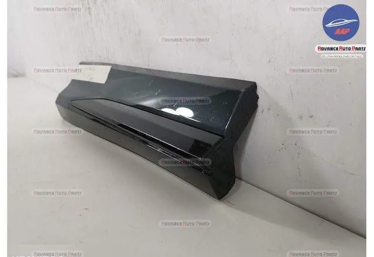 Bandou Usa Stanga Spate original Audi  Q3  F3 [2018 - 2024] - Foto 3