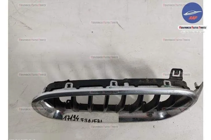 Grila Centrala Radiator Stanga BMW F30 F31 originala BMW  Seria 3  6 - Foto 3