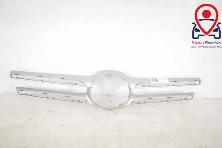 Ornament Grila Centrala Original In Stare Buna Mercedes-Benz  GLC  1