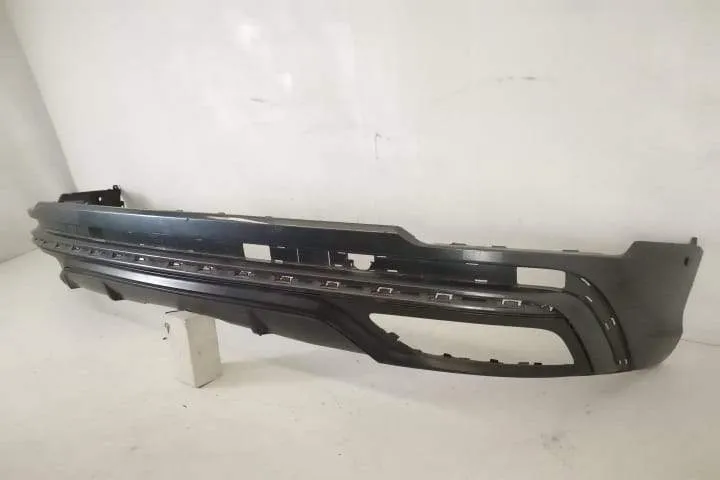 Fusta Spoiler Bara Spate Originala In Stare Buna Cu Ornament Audi  Q8 - Foto 3