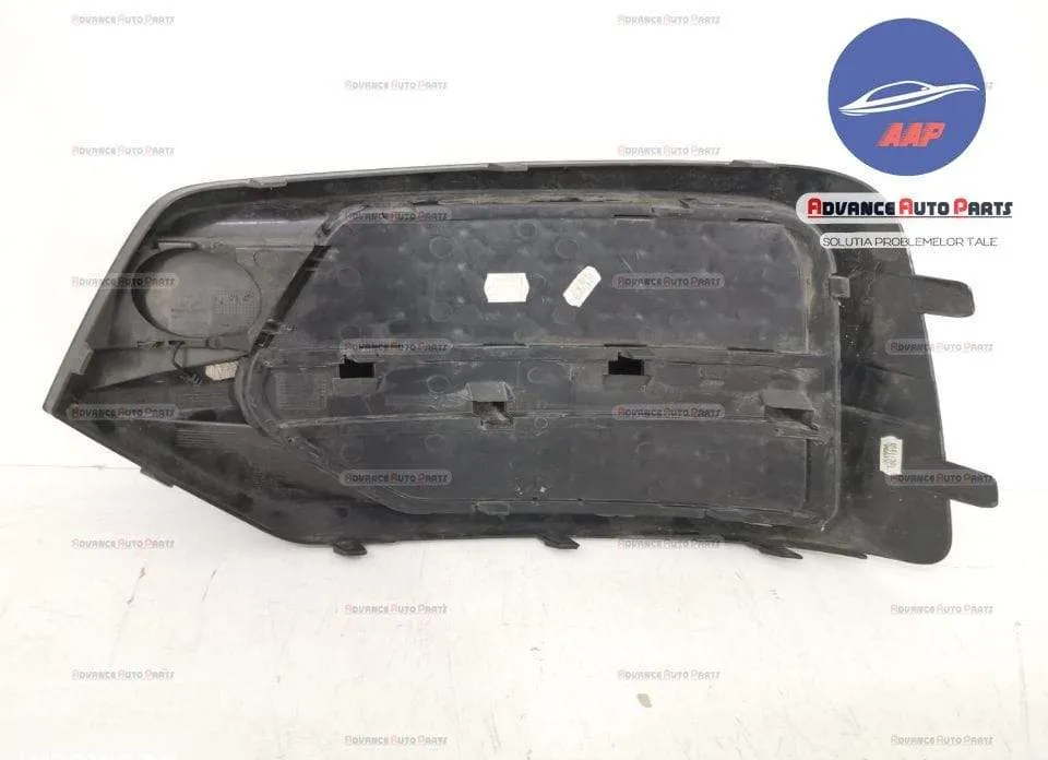 Grila proiector dreapta originala Audi  Q3  8U [facelift] [2014 - 2020 - Foto 4