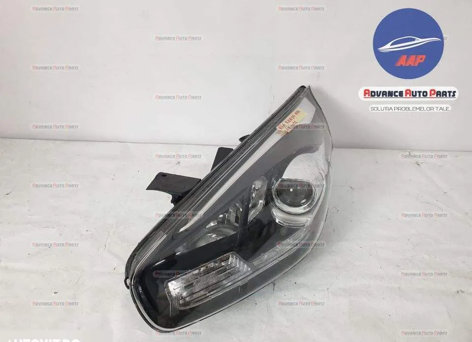 Far stanga halogen si led original in stare buna Kia  Rondo  1 [faceli - Foto 2