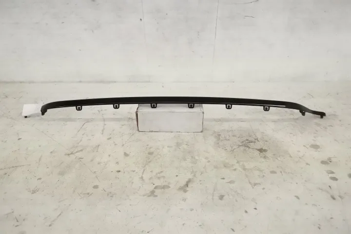 Ornament Fusta Spoiler Bara Spate Original In Stare Buna Mercedes-Benz