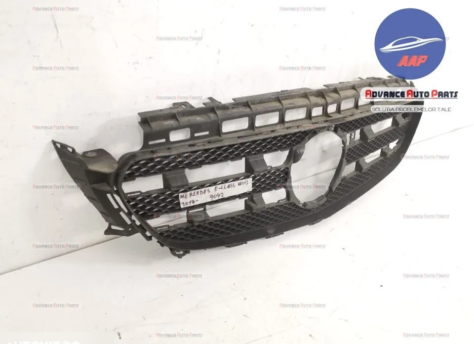 Grila centrala originala in stare buna Mercedes-Benz  E-Class  W213 [2 - Foto 4