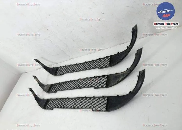 Grila centrala inferioara cod A1768850022 - originala Mercedes-Benz  A - Foto 4