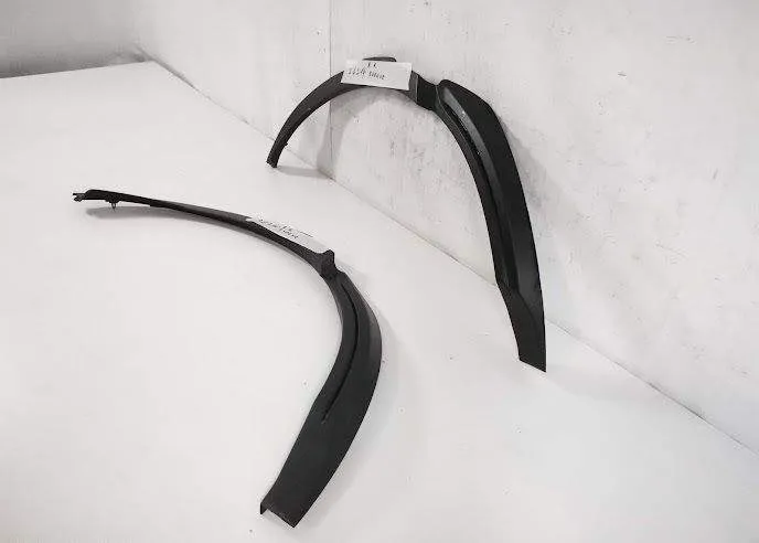 Bandou Overfender Dreapta Spate original Land Rover  Range Rover Evoqu - Foto 3