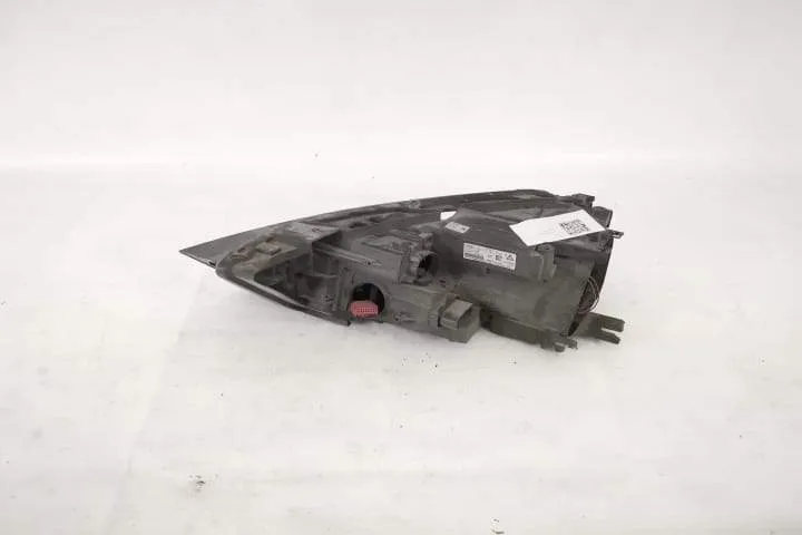 Far Dreapta Original XENON Avariat Audi  Q3  8U [2011 - 2014] - Foto 4