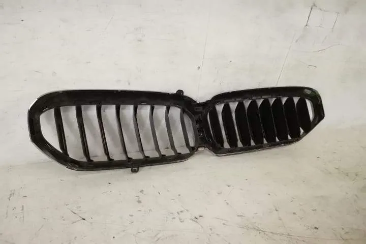 Grila Centrala Cu Crom Originala In Stare Buna  BMW  Seria 5  G30 [201 - Foto 5