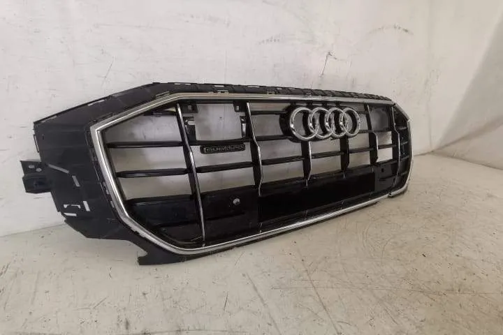 Grila Centrala Radiator Cu Distronic Senzori Originala In Stare Buna S - Foto 2